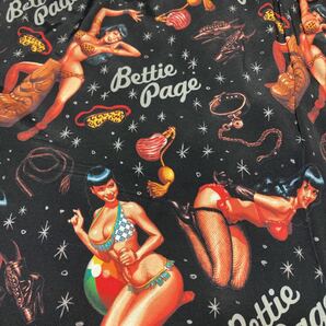 【極美品】Royal Pussy×EROSTIKA ロイヤルプッシー×エロスティカ Wネーム Bettie Page アロハシャツ ブラック Lサイズ ピンナップガールの画像8