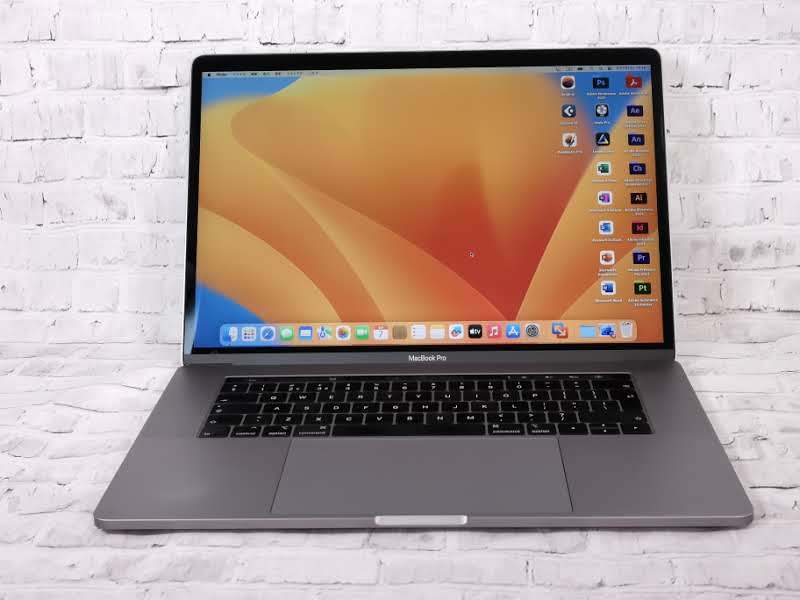 MacBook Pro 15.4-inch 2019年度 / Core_i9 2.4GHz 32GB SSD4TB (大