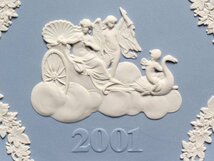 美品 ウェッジウッド イヤープレート 飾り皿 18cm ジャスパー 2001 WEDGWOOD [0304]_画像5