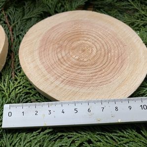 丹波ヒノキ 皮剥ぎ 直径10～15cm 厚さ1～1.5cm ３枚セットの画像3