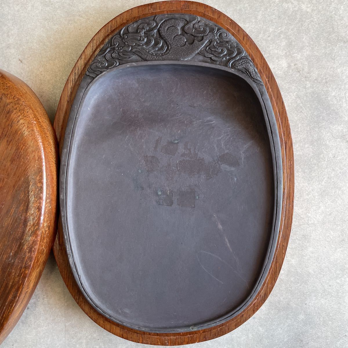○美品 端渓硯 龍 竜 中国硯 書道具 紫檀箱 17.5cm×15cm 1.3kg