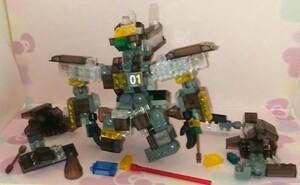 詳細不明ロボットや宇宙船にもなる変形ブロックおもちゃ