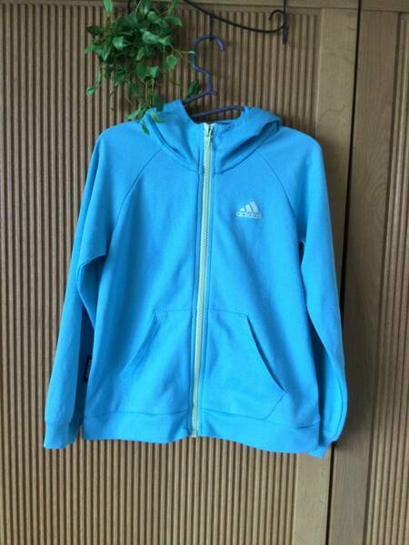 adidas★120 ジップアップパーカー Climalite(男の子　男女兼用　スポーツ　トレーニング　エアリズム　吸水　速乾　110 NIKE ナイキ