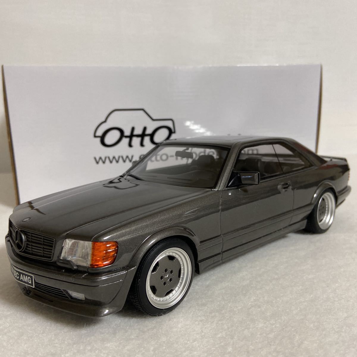 ☆貴重!☆Mercedes-Benz E60 AMG Black 1/18【W124 メルセデスベンツ