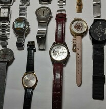 【ジャンク】腕時計25本　SEIKO CASIO CITIZEN GUESS ALBA ELGIN EPSON BENETTON　どジャンクです_画像8