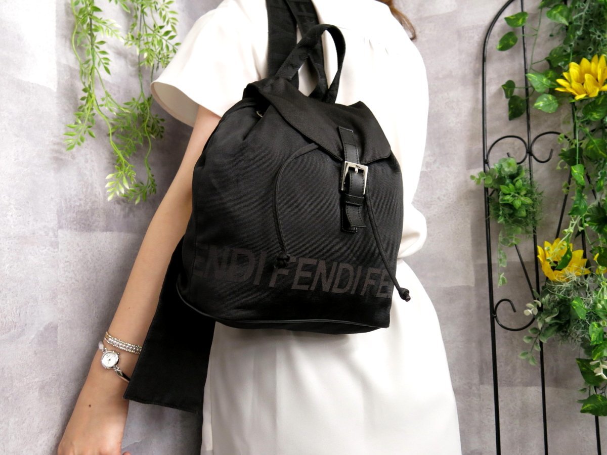ヤフオク! -「fendi(フェンディ) バックパック」の落札相場・落札価格