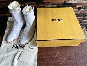 新品 Fendi バックジップ パテント ショート ブーツ ホワイト スクエアトゥ 35