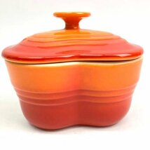 e)ルクルーゼ LE CREUSET ラムカン ダムール 蓋付 910031-00 オレンジ 洋食器 ※未使用/展示品 箱有り 箱ヤケ/汚れ有り_画像4