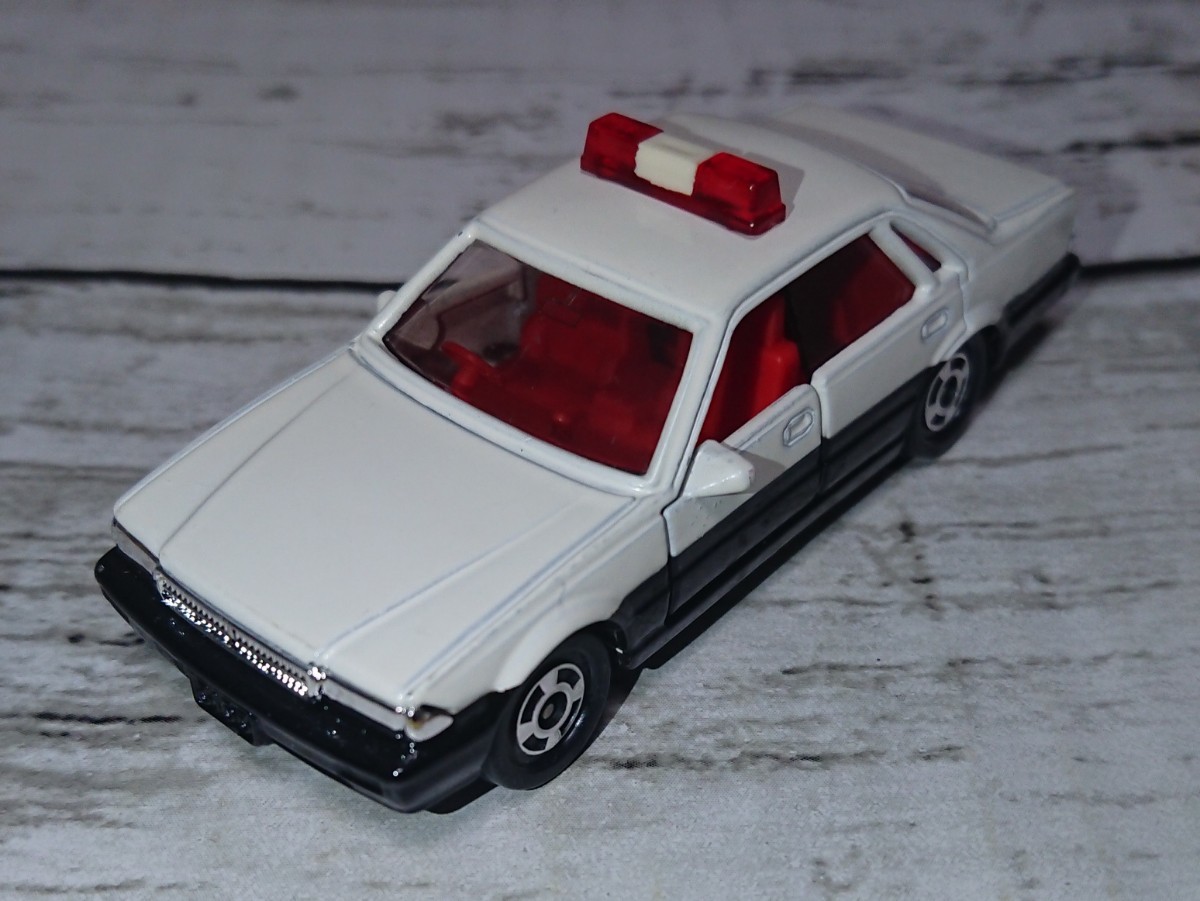 トミカ 日本 セドリック パトカーの値段と価格推移は?|9件の売買