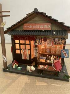 ハンドメイド　ミニチュアキッド　完成品　駄菓子屋さん　昭和　レトロ　三丁目の夕日　ノスタルジー　エモい　ドールハウス