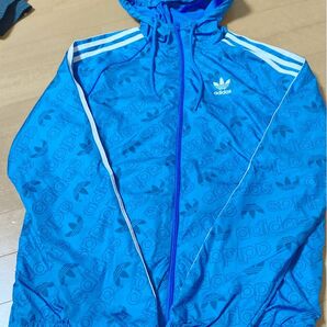 adidasパーカー