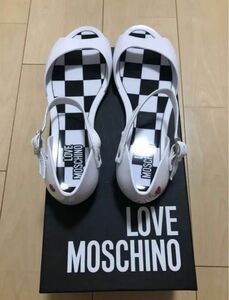 LOVE MOSCHINO（ラブモスキーノ）サンダル ホワイト系