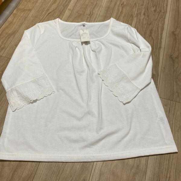 Tシャツ　　白Mサイズ　新品未使用