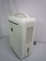 ZしJ0327【動作確認済み】★SHARP　シャープ　除湿器　CV-C100-W 定格除湿能力　9.0L/日　100V　50/60Hz　木造15畳用_画像3