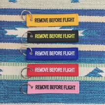 大人気！フライトタグキーホルダー REMOVE BEFORE FLIGHT レッド 赤 3×13cm 全5色☆複数購入可♪アメリカン雑貨 航空グッズ ラゲージタグ_画像3