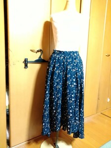 535中古紺色花柄フィッシュテールロングフレアースカート