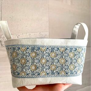 【no.2】インド刺繍リボン　ファブリックBOX　マルチBOX　化粧品BOX