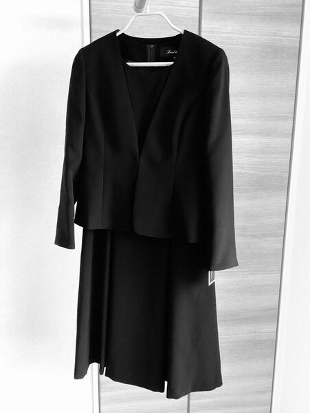 9号　礼服　TOKYO SOIR レディース　新品　未使用　ブラックフォーマル フォーマルウェア　冠婚葬祭　結婚式　オールシーズン