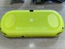 中古超美品！新品同様！PlayStation vita 2000ライムグリーン/ホワイト本体！_画像7