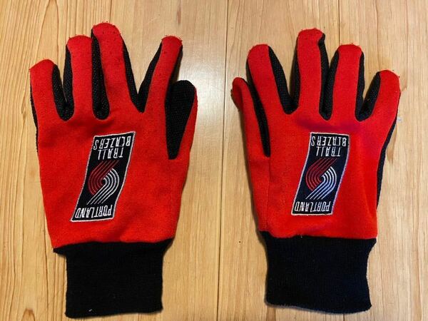 送料無料激レア　NBAグローブ 手袋　アメリカ購入　トレイルブレイザーズ　リラード　フリーサイズ　チームロゴグローブ　美品　バスケ