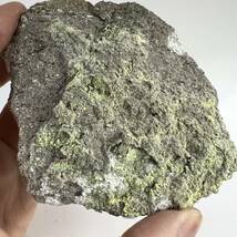 【E21113】アンダーソン石 蛍光鉱物 二酸化ウラニウム 鉱物 原石 天然石_画像3