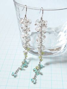 天然石水晶さざれの藤の花ピアス アレルギー対応 サージカルステンレス316L シルバー1ペア フックピアス ハンドメイド