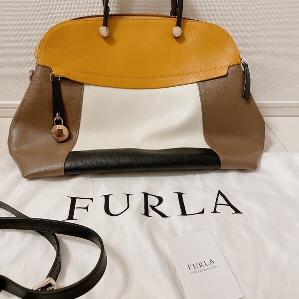 FURLA ／ バッグL