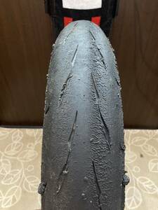 中古MCタイヤ 2022年製造 BRIDGESTONE BATTLAX RACING R11 MEDIUM 110/70R17 ブリヂストン バトラックス レーシング 110 70 17 4222 K3698