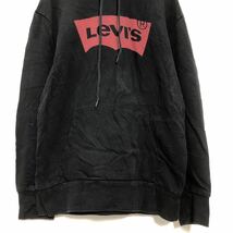 Levi's プリント スウェットトレーナー S ブラック レッド リーバイス フーディ ポケット 古着卸 アメリカ仕入 a506-5325_画像3