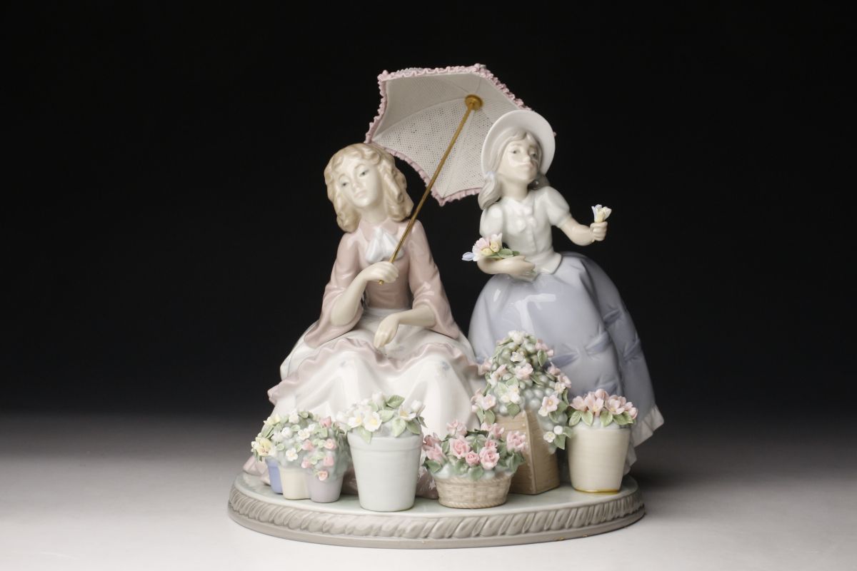 LIG】絶版希少品 LLADRO リヤドロ 陶器人形 「花売りの姉妹」 細密造