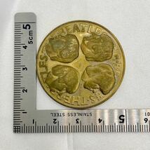 ビートルズ THE BEATLES メダル ゴールド カラー コイン 記念メダル 1965-1966_画像4