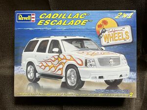 Revell 1/25 escalade レベル キャデラック　エスカレード　2in1 ホイール　グリル　選択式　未組立 美品