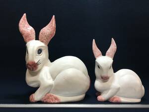 親子 ウサギ 二匹 兎 木彫 彫刻 木造 白・ピンク塗り うさぎ 置物 飾り物 跳ねる兎 縁起物 開運 金運 出世運 ハンドメイド プレゼント 珍品