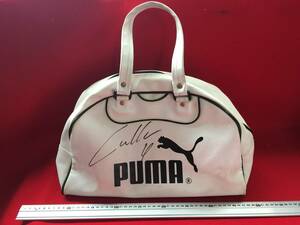 白い 小さ目の プーマ PUMA スポーツ サッカー バッグ 直筆 4 サイン入り鞄 名前は不明 ショルダー 珍品 スポーツ 選手 cullu 中古品 蹴球