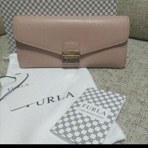 フルラ　FURLA　メトロポリス　長財布