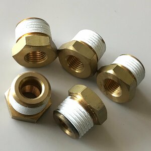 チヨダ　千代田通商　配管継手　黄銅　ブッシュＲＣ１／４・Ｒ１／２　　B-2F-4M　5個セット　新品　☆アウトレット☆