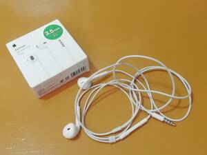 美品 EarPods with 3.5 mm Headphone Plug Apple純正品 インナーイヤー型イヤホン 3.5mmヘッドフォンジャック専用 EarPods MNHF2FE/A