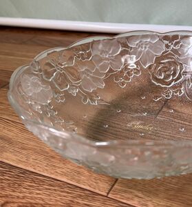【未使用】Amalet アマレット 花柄 ガラス盛り鉢 盛り皿 洋食器 ガラス皿