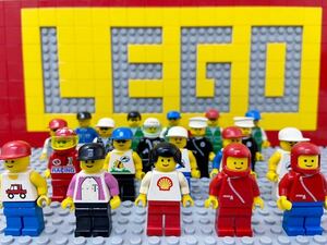 ☆タウン☆ レゴ　ミニフィグ　大量20体　おさげ　警察官　レーサー　ツールドフランス　など　( LEGO 人形 レトロ 住民