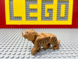 ☆首・足可動☆ レゴ　動物ミニフィグ　サーベルタイガー　正規品　( LEGO 人形 シティ 南極探検隊　B40408