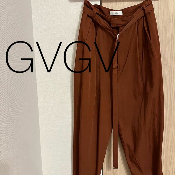 《G.V.G.V.》ベルト付き テーパードパンツ テラコッタカラー サイズS