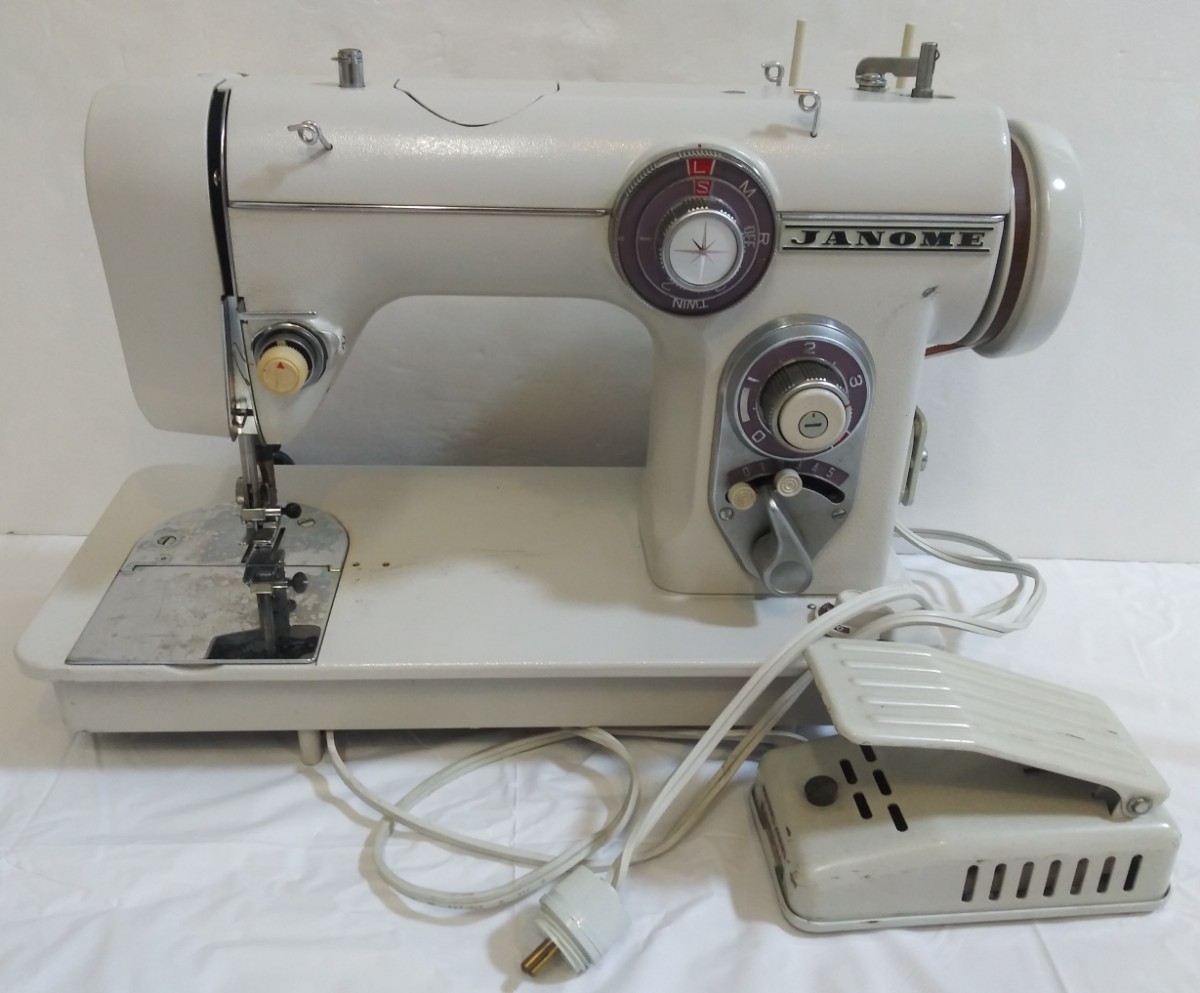 昭和レトロ JANOME ジャノメミシン MODEL 672 ダイヤルスーパー 蛇の目