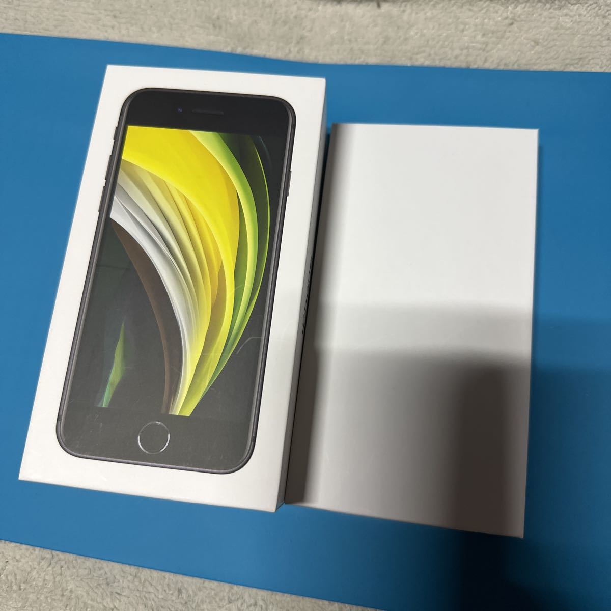 ヤフオク! -「iphone se 128gb 第二世代」の落札相場・落札価格