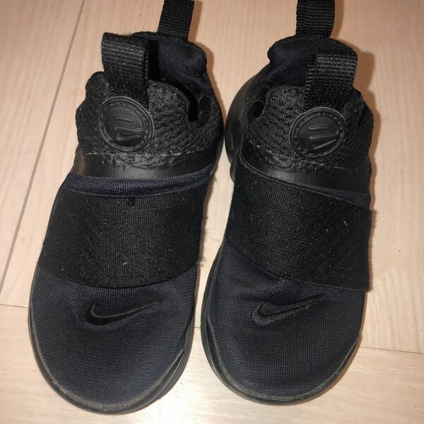 NIKE スニーカー　子供靴