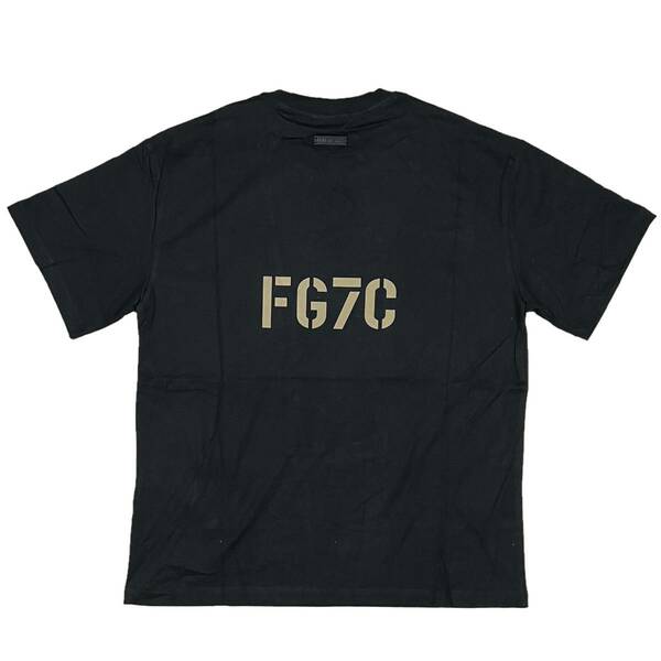 [並行輸入品] FEAR OF GOD FOG ESSETIALS エッセンシャルズ FG7Cロゴ 半袖 Tシャツ (ブラック) (L)