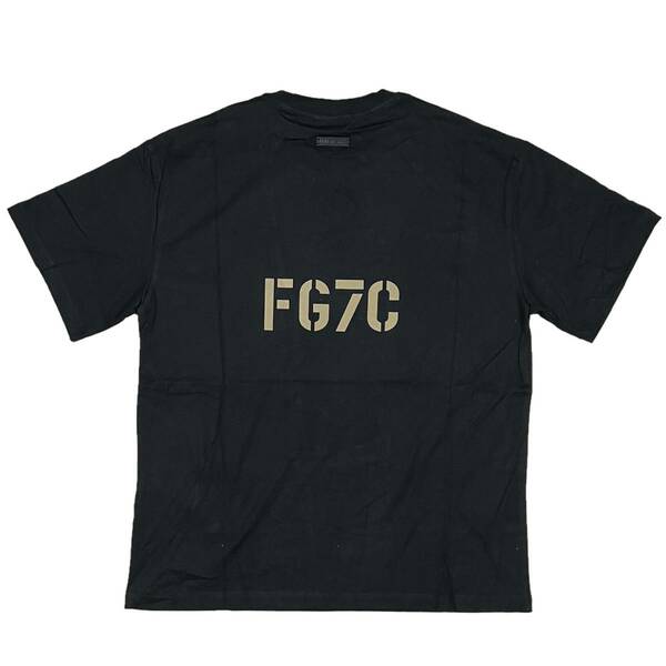 [並行輸入品] FEAR OF GOD FOG ESSETIALS エッセンシャルズ FG7Cロゴ 半袖 Tシャツ (ブラック) (XL)