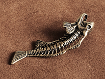 真鍮 キーホルダー （魚 骨）フィッシュ 化石 ボーン 古代魚 さかな キーリング キーチェーン ゴールド ストラップ チャーム ペンダント_画像3