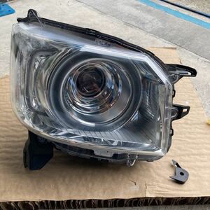 ホンダ　N-BOX JF3 LED ヘッドライト右　STANLEY W3105 ステー折れ1ヶ所　印字N. 039