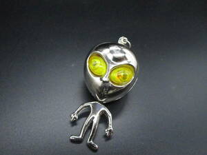  postage 300 jpy Showa Retro extraterrestrial gas lighter key holder eyes . light .. fire . attaching. (155F