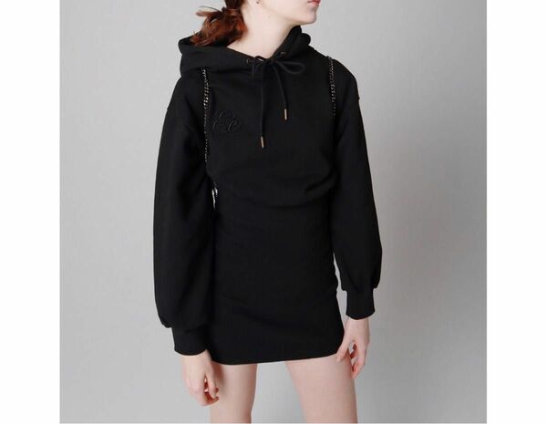 epine E embroidery hoodie onepiece black